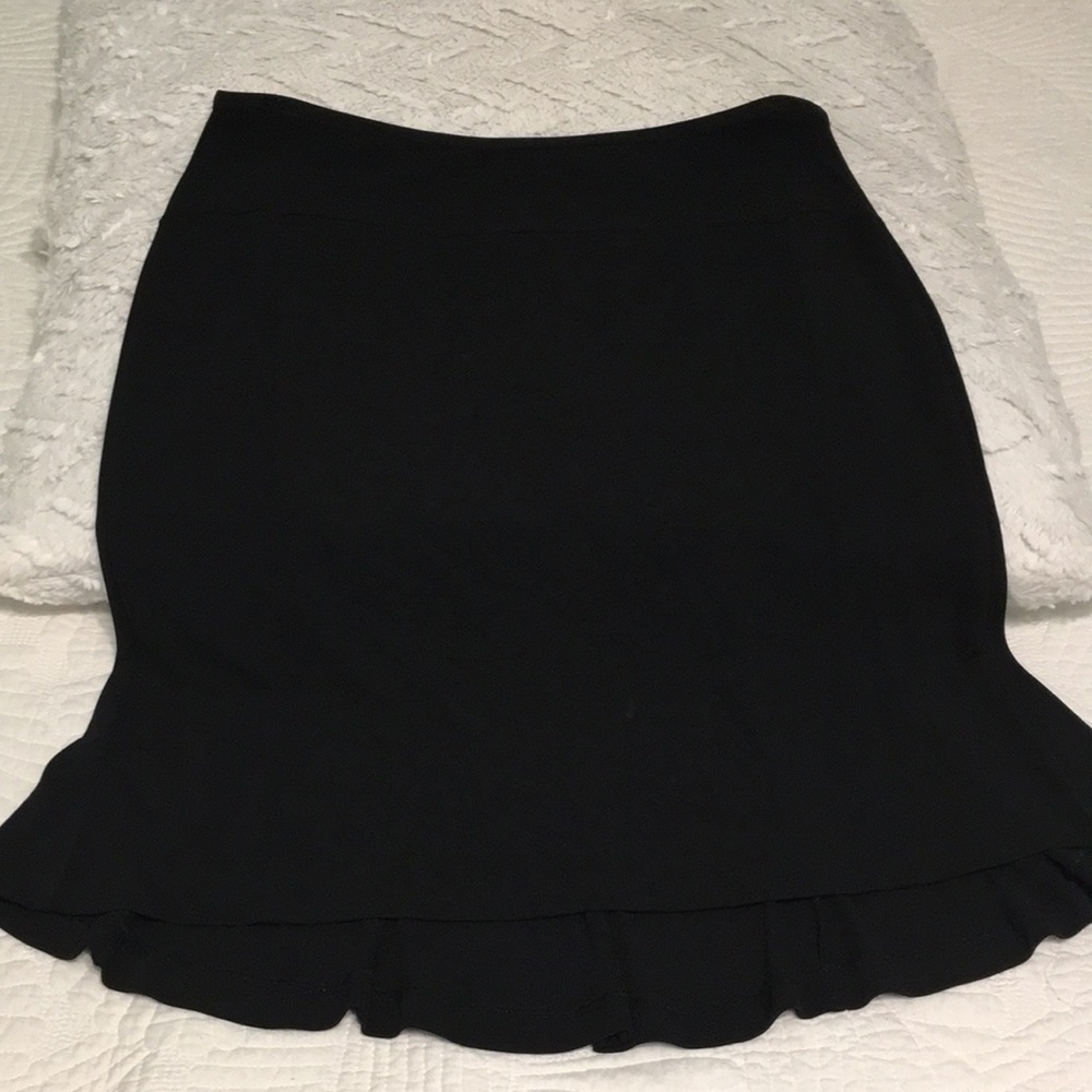Black Mid-Skirt
